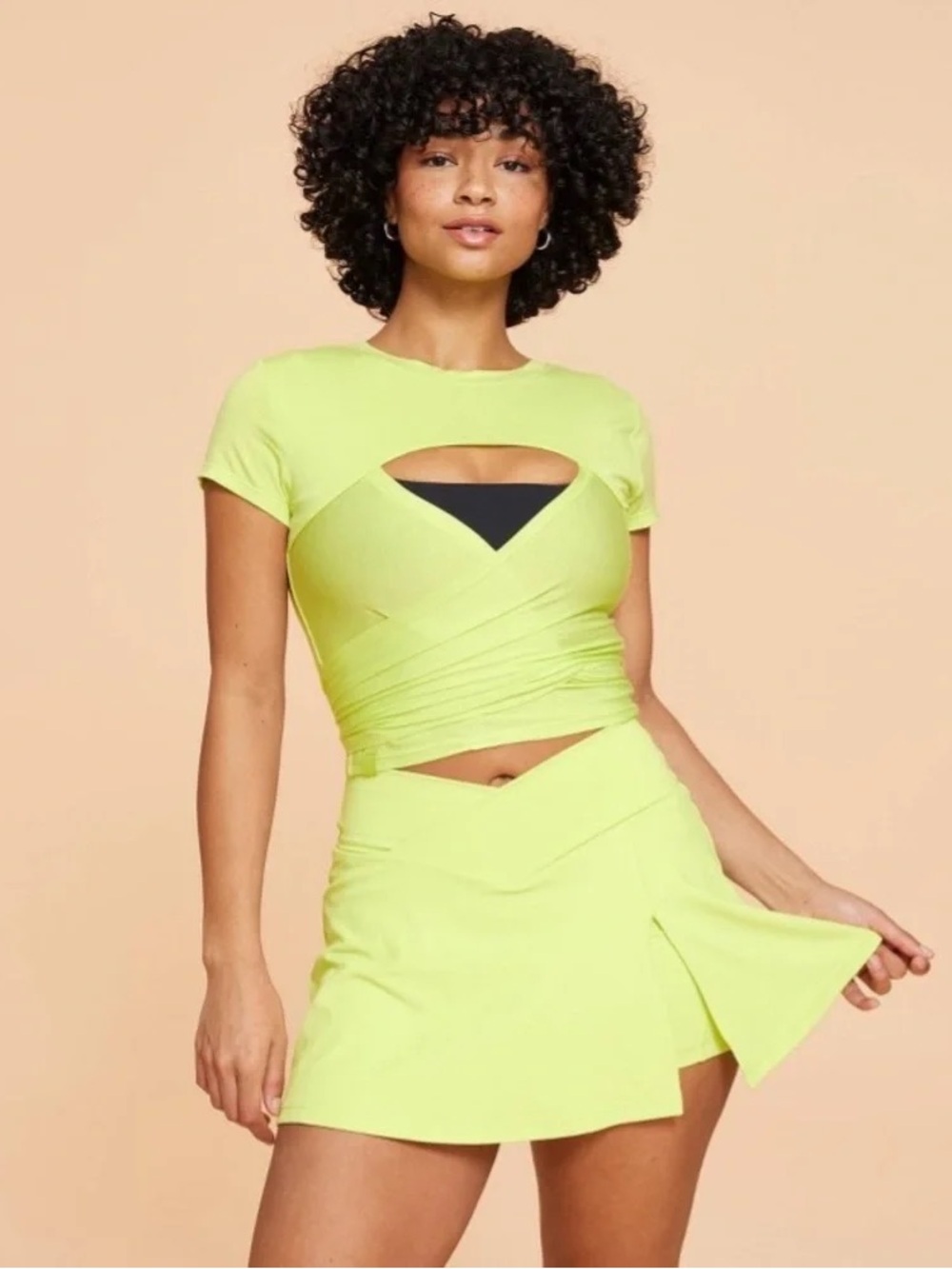 ✨ NWT Blogilates Reversible Bow Back Cutout Top